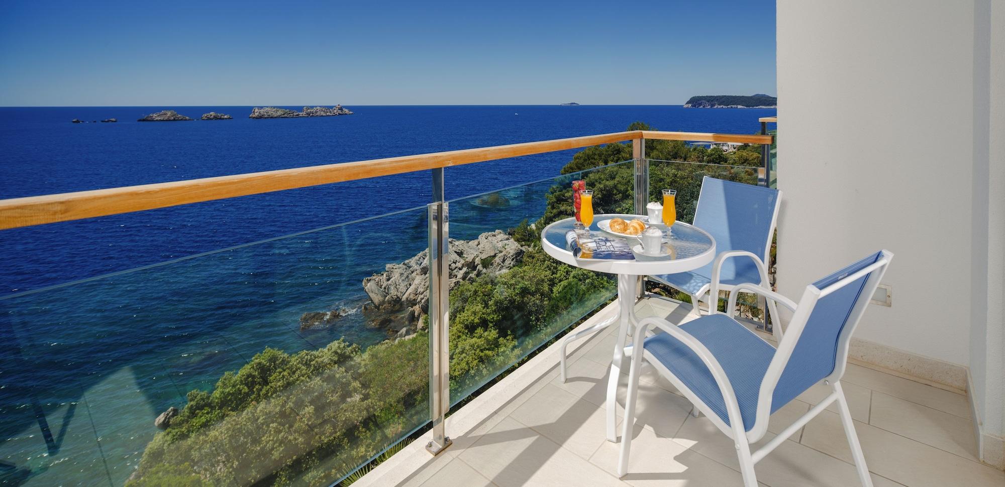 Royal Princess Hotel Dubrovnik Ngoại thất bức ảnh A balcony