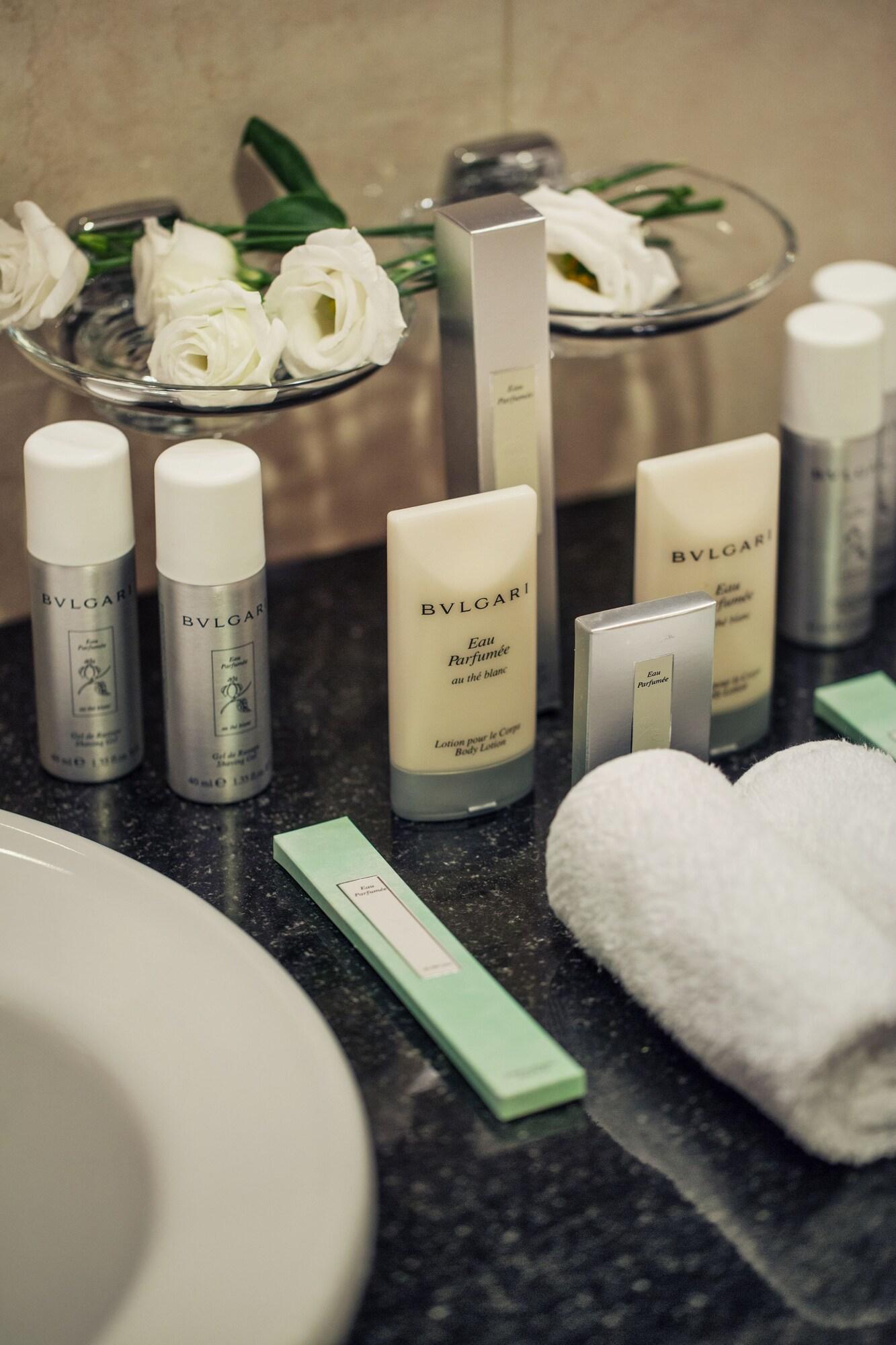 Royal Princess Hotel Dubrovnik Ngoại thất bức ảnh BVLGARI toiletries