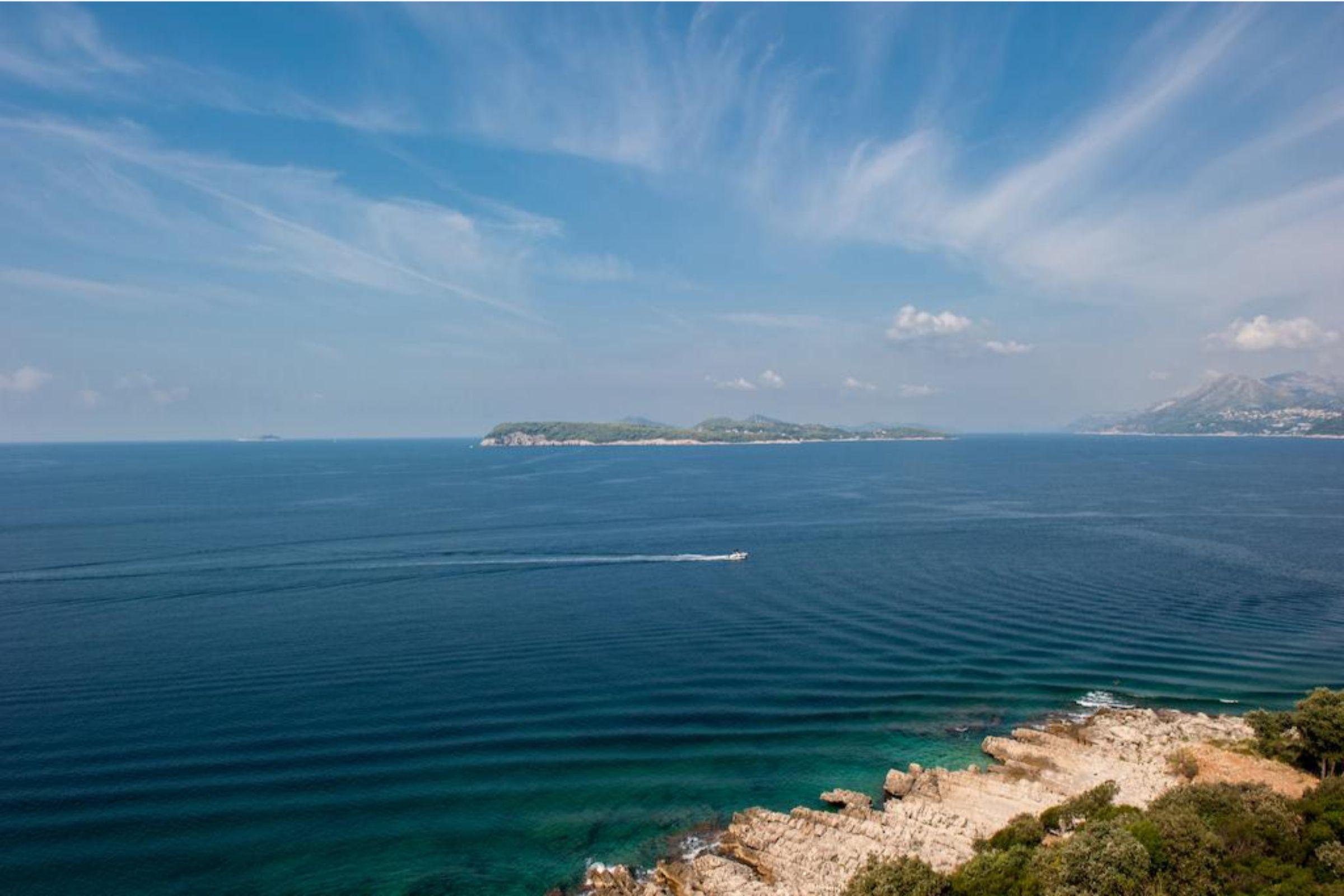 Royal Princess Hotel Dubrovnik Ngoại thất bức ảnh View of the island of Brač from the coast of the island of Hvar