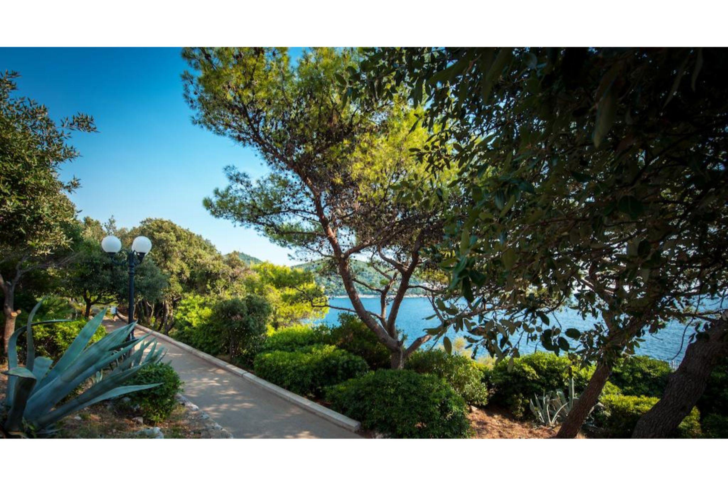 Royal Princess Hotel Dubrovnik Ngoại thất bức ảnh The park