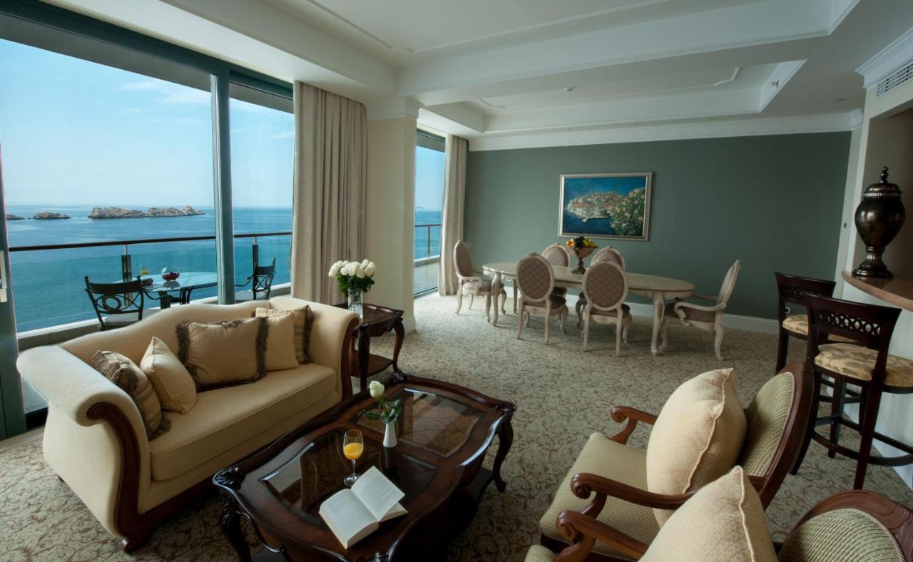 Royal Princess Hotel Dubrovnik Ngoại thất bức ảnh A suite at the Four Seasons Hotel, Alexandria