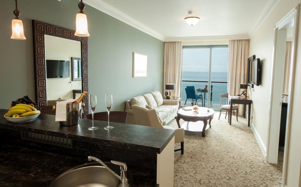 Royal Princess Hotel Dubrovnik Phòng bức ảnh A typical suite at the Hilton San Diego Bayfront